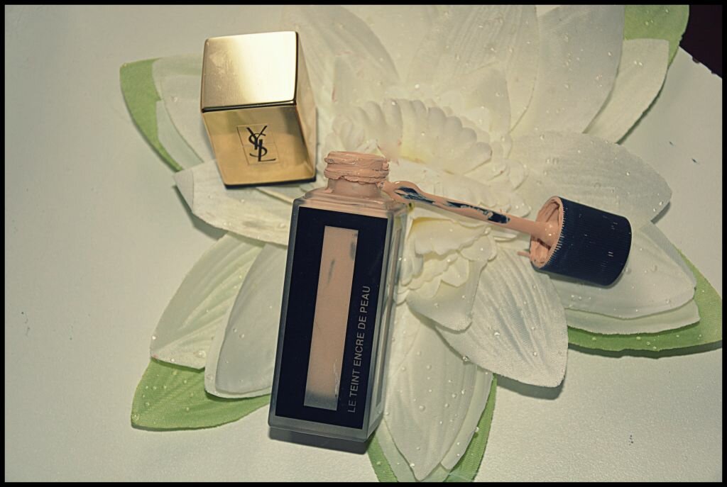 applicateur FDT encre de peau Yves saint laurent